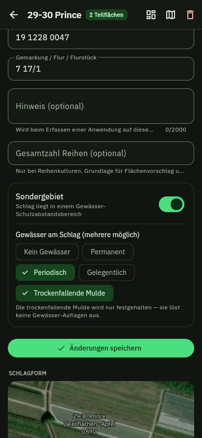 Schlag-Stammdaten auf dem Smartphone: Sondergebiet ist an, bei „Gewässer am Schlag“ sind Periodisch und Trockenfallende Mulde angekreuzt.